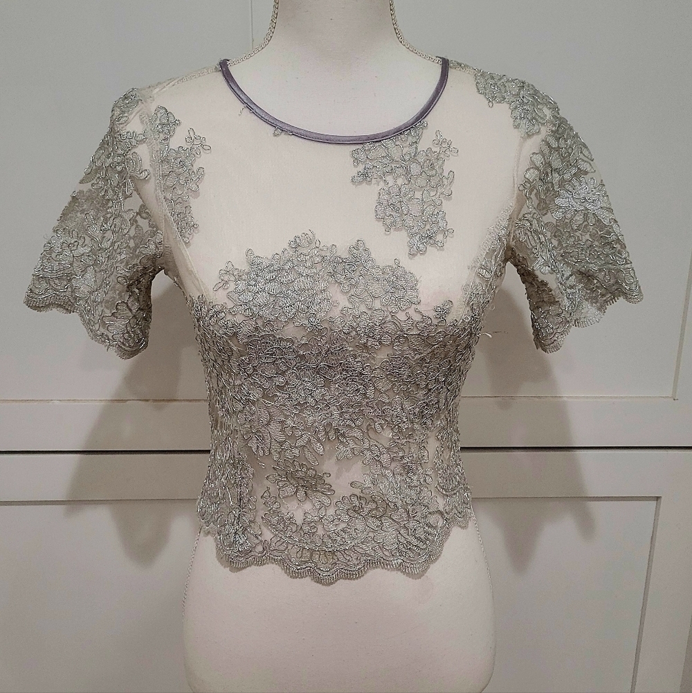 SEEK The Label Silver & White Mesh & Lace Overlay Short Sleeve Top | Size Small